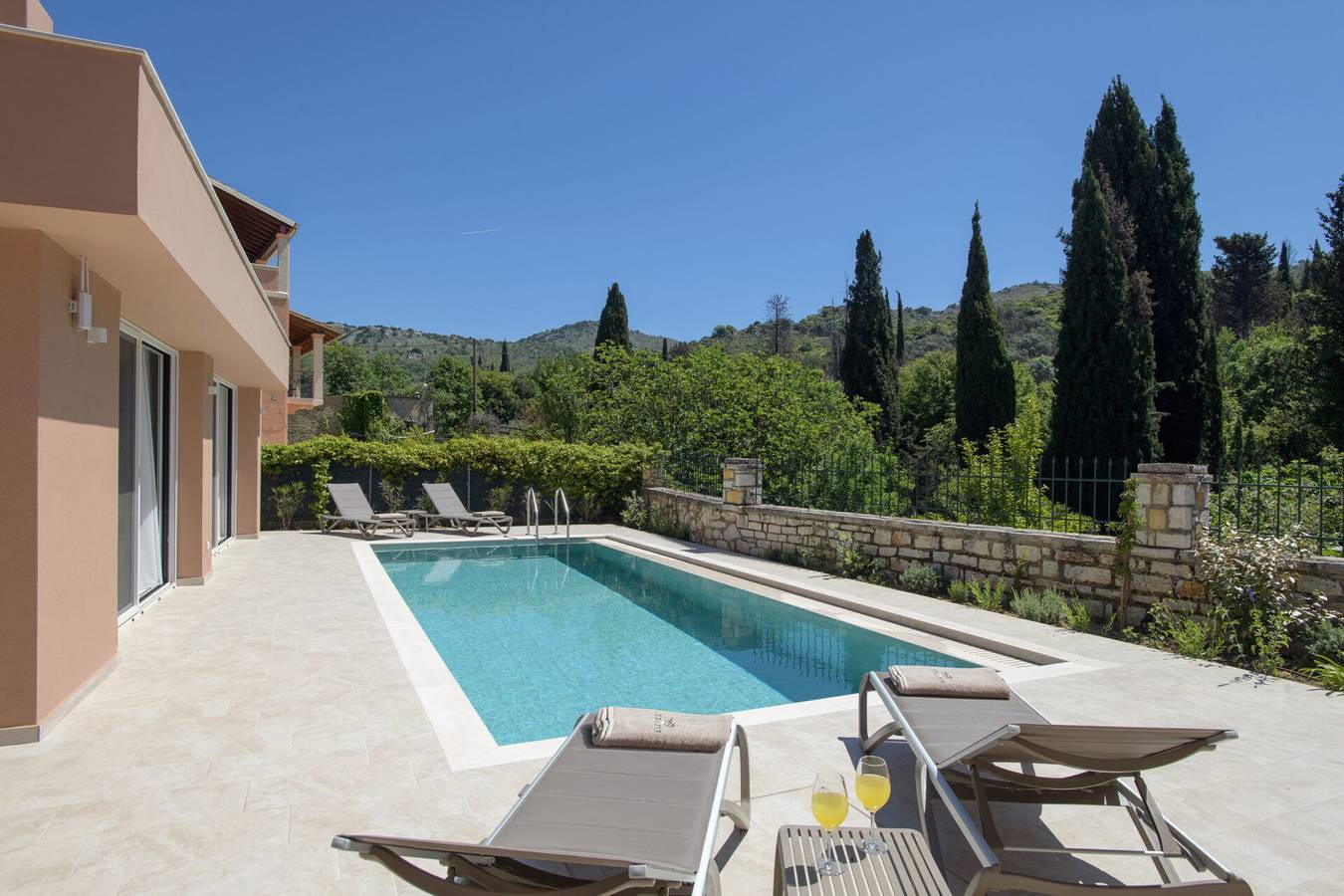 Casa vacanza a Corfù a partire da 322€ a notte