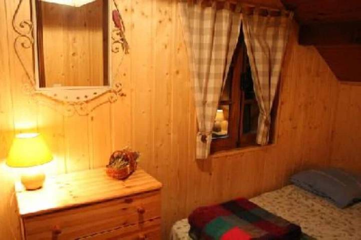 Gîte pour 6 personnes, avec jardin et terrasse à Colmars - 4