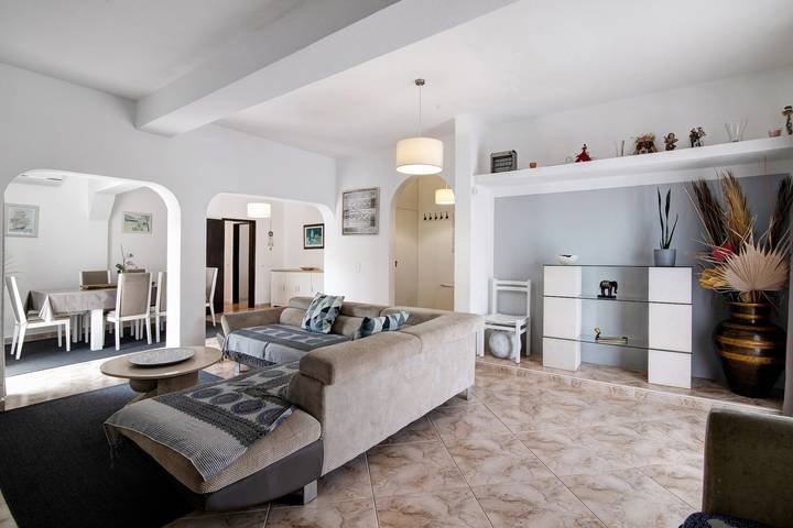 Villa 'Casa do Castelo' près de la mer avec piscine et Wi-Fi in Albufeira e Olhos de Água, District de Faro