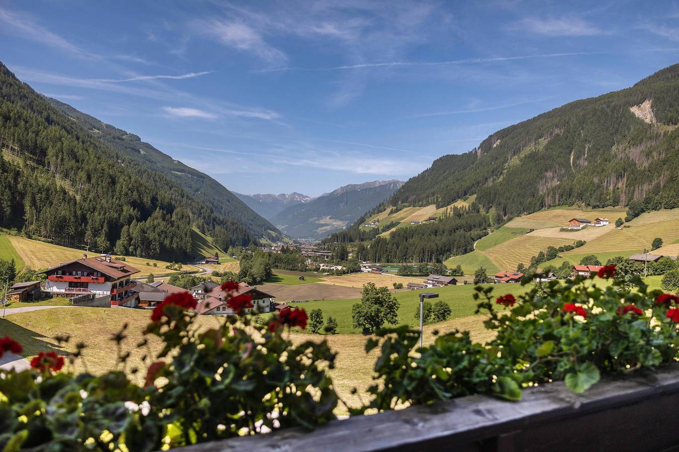 Appartamento intero, Appartamento 'Bergkristall 1' con vista sulle montagne, giardino in comune e Wi-Fi in San Giacomo, Valle Aurina
