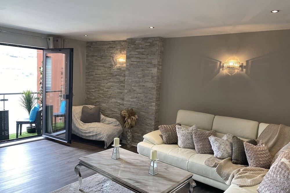 Entire apartment, Hideaway Bay - Luxurious 1-Bedroom Apartment in Swansea, Swansea region