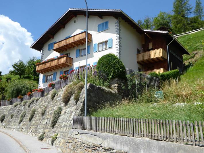 Ferienwohnung für 6 Personen, mit Terrasse in Lumnezia