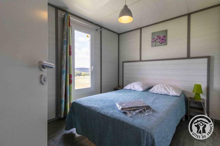 Gîte pour 4 personnes, avec terrasse ainsi que piscine et jacuzzi, animaux acceptés à Camon - 4