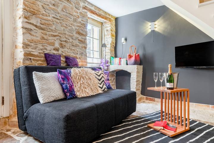 Entire apartment, Gite Lavande - Paradise of Provence in Le Pin, Nimes region