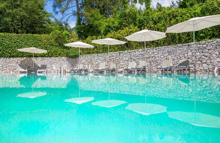Hotel für 4 Personen, mit Balkon und Terrasse sowie Garten und Pool in Tenna
