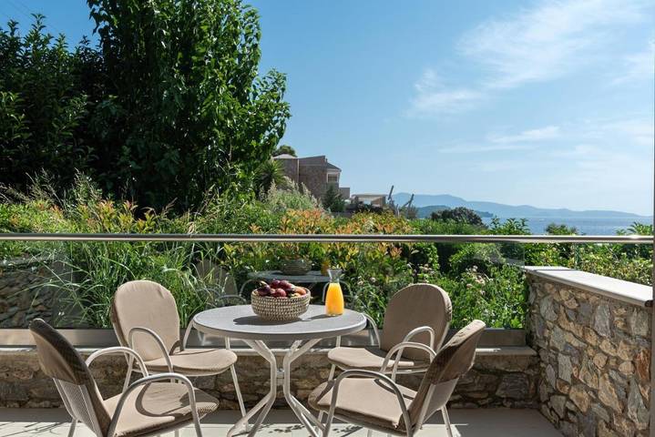 Hôtel pour 2 personnes, avec vue et piscine ainsi que bassin pour enfant et jardin dans Skiathos - 3
