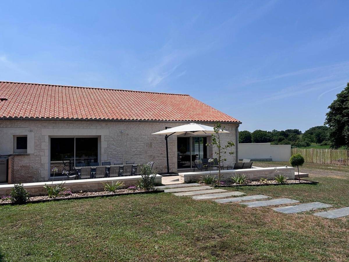 Le Rocher 1901 - Piscine privée - 12 pers in Trizay, Région de Saintes