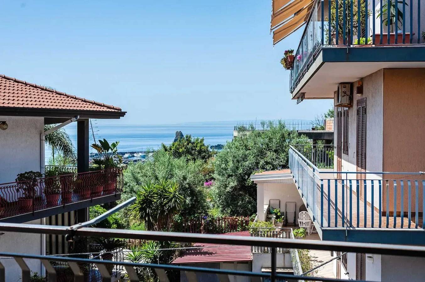 Apartamento entero, Amplio apartamento con vistas al mar en Aci Castello in Aci Castello, Provincia de Catania
