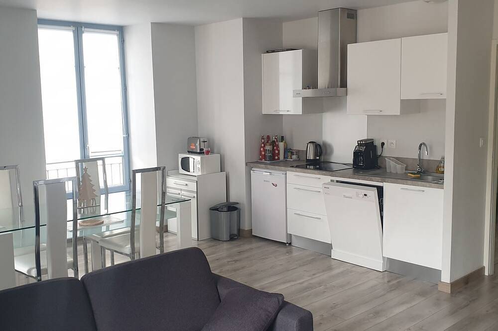 Appartement entier, T2 apartment 45 m² in the city center in Ax-les-Thermes, Pyrénées
