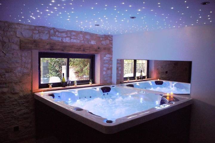 Chambre d’hôte pour 4 personnes, avec Jacuzzi et Terrasse ainsi que Jardin et Sauna à Caussade