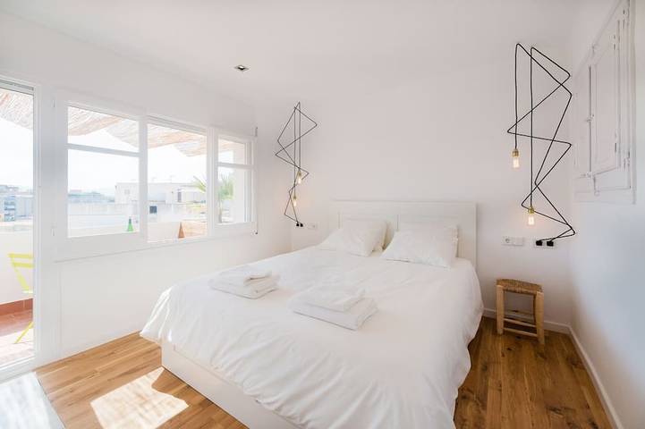 Entire apartment, Beautiful penthouse with sea views in Els Pins Blanes, Blanes