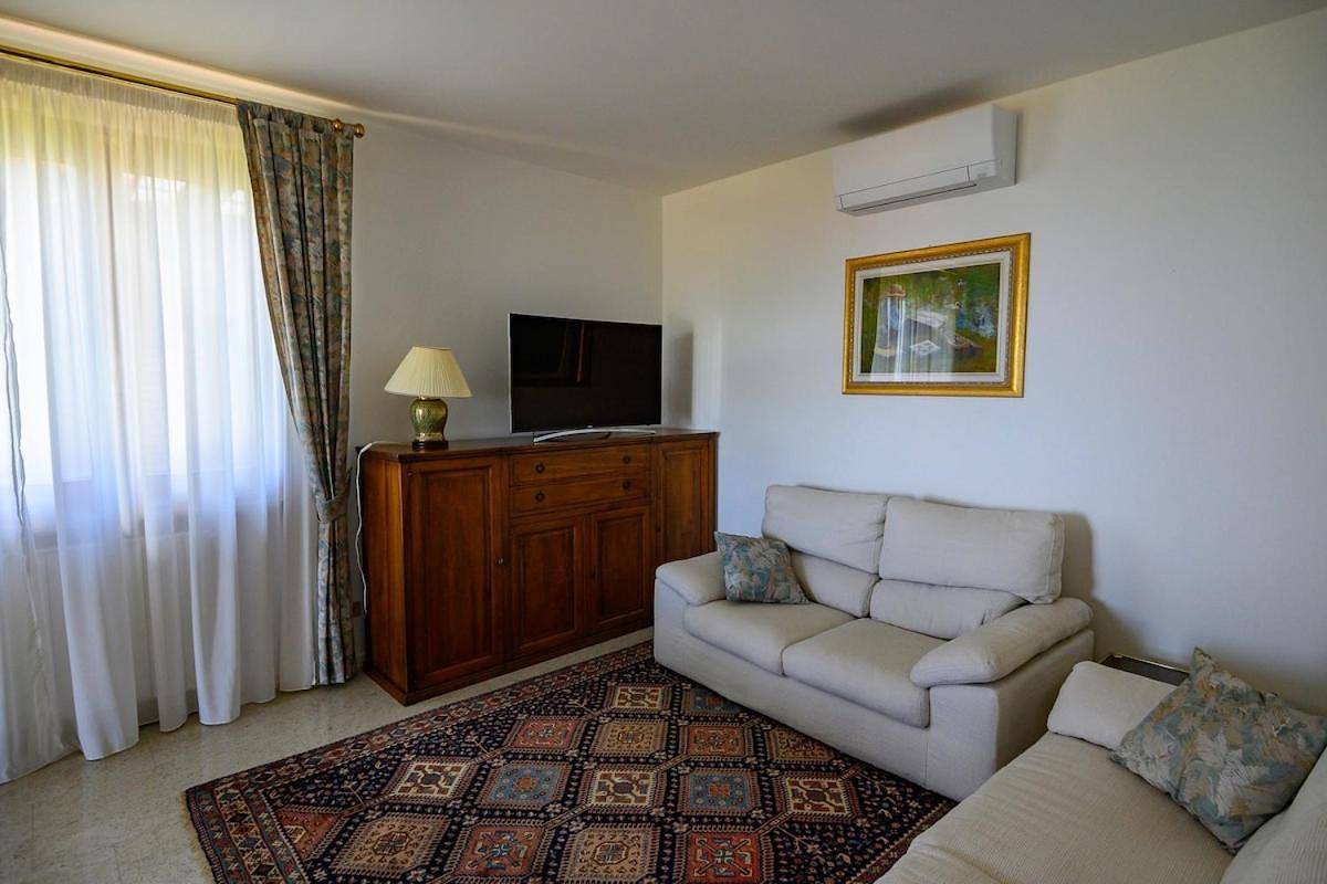 Villa Loredo in Padenghe sul Garda, Prealpi Gardesane