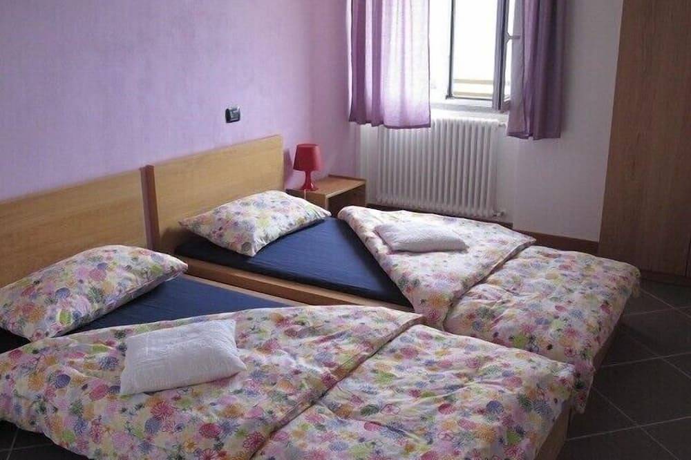 Villa mit großem Garten und atemberaubendem Panorama, Entspannung, Ruhe in Vercana, Gemeinde Vercana