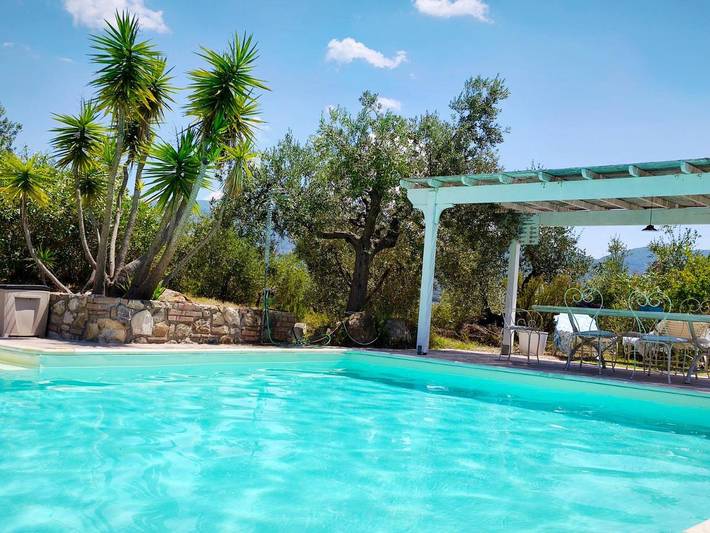 B&b per 3 persone, con piscina e panorama nonché giardino e terrazza, con animali domestici in San Vincenzo