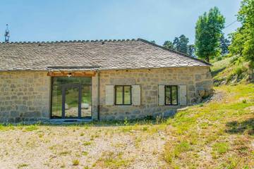 Gîte pour 6 personnes, avec sauna ainsi que jacuzzi et terrasse à Saint-Amans