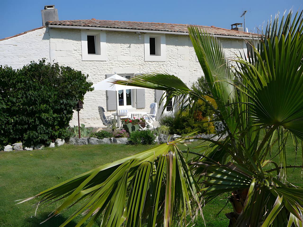 Gîte Les Hauts De L'estuaire con terraza privada, jardín privado y Wi-Fi in Boutenac-Touvent, Saintes region