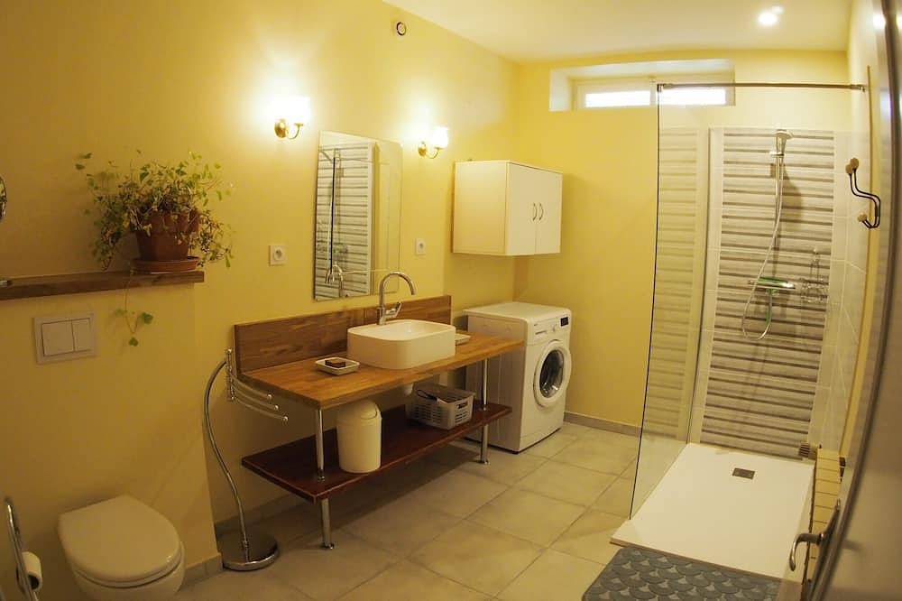 Apartamento entero, Lago y Naturaleza – Acogedor apartamento a 100 m del lago de Villefranche-de-Panat, Aveyron in Villefranche-de-Panat, Macizo Central