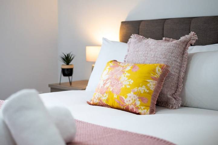 Luxury Bright Spacious Family Home - Near Beaches - Pass the Keys in Swansea, Swansea und Umgebung