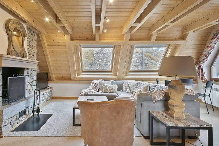 Gîte pour 8 personnes, avec jacuzzi dans Salardú - 4