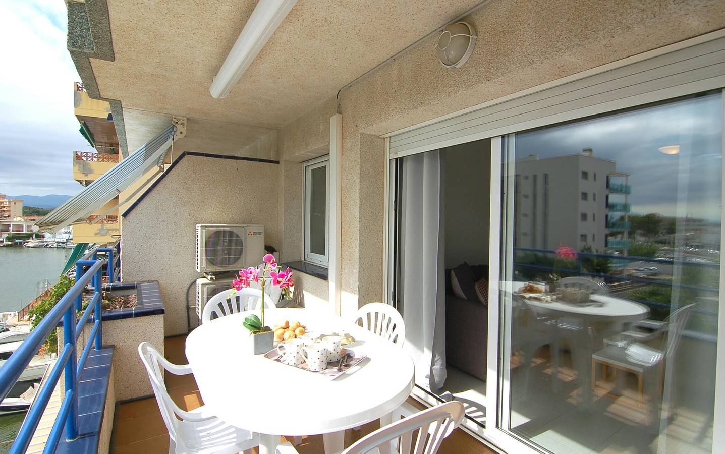 Apartamento entero, ¡Encantador apartamento en alquiler en Roses, Costa Brava! A 400 metros de la playa, capacidad para 4 personas. ¡Reserva ahora! in Santa Margarida, Roses