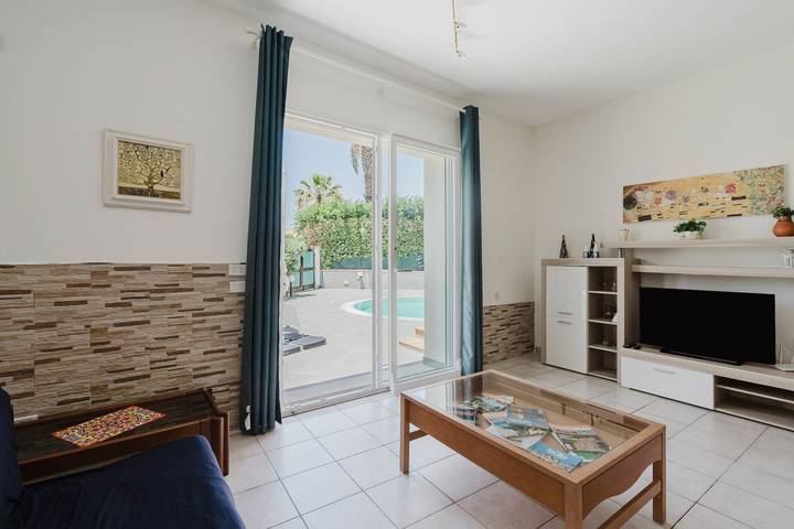 Villa 'The Pearl Of Sicily New Salt Pool' with Sea View and Air Conditioning in Tre Fontane, Campobello di Mazara
