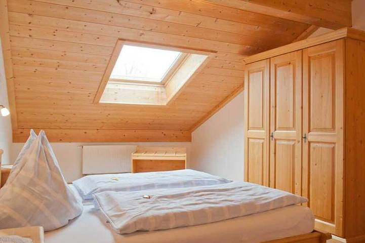 Blackbird's nest - Berghammer's organic farm in Gmund, Bavarian Alps