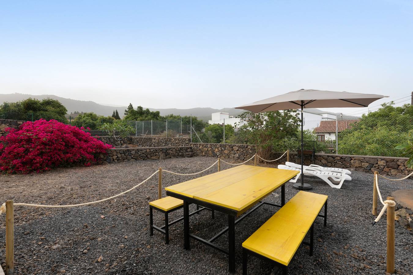 Ferienhaus 'La Casa Amarilla' mit Bergblick, privatem Garten und Wlan in El Paso, La Palma Süd