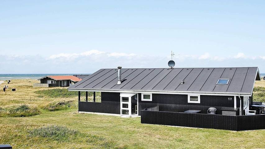 Ferieudlejning for 6 personer, med udsigt og terrasse samt sauna i Nørlev Strand
