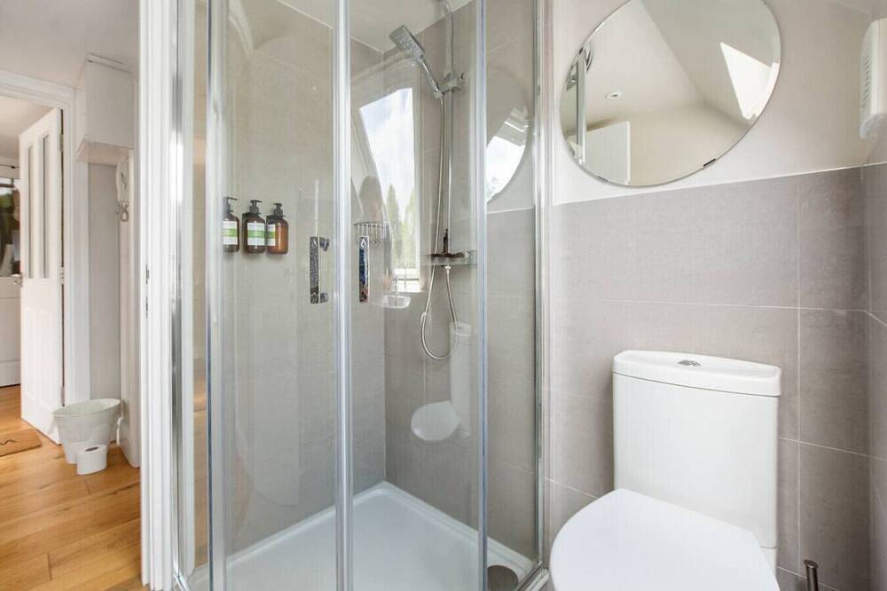 Entire apartment, Enjoy cosy comforts and local pub and restaurant discounts in the heart of Brockenhurst in Brockenhurst, Hampshire