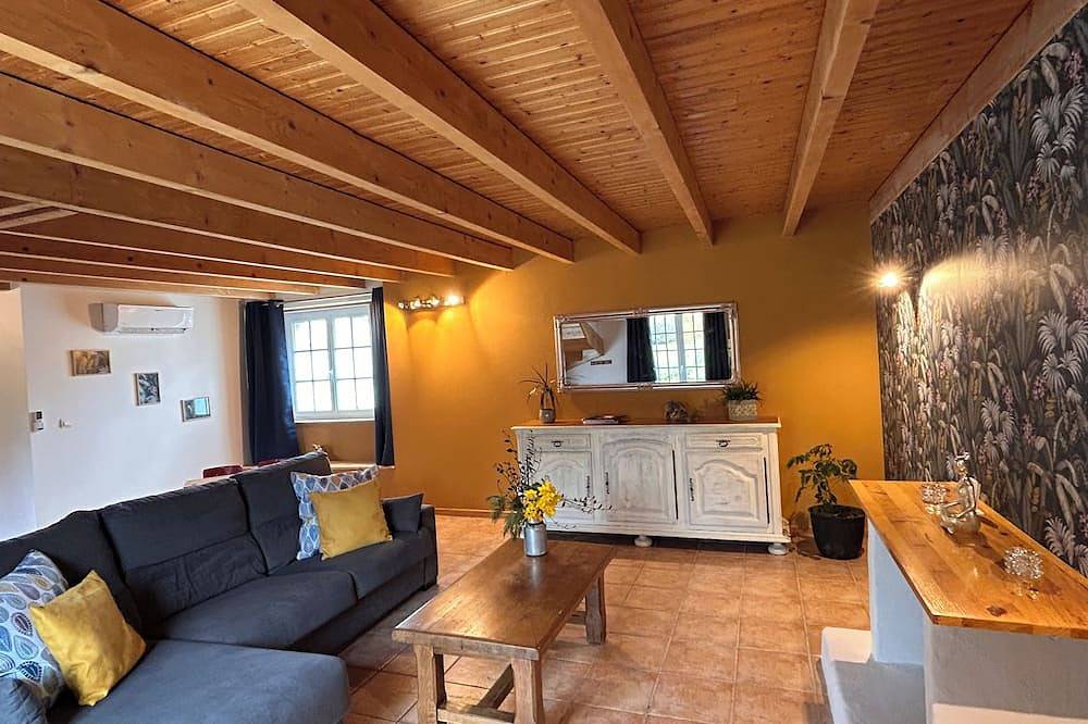 The obvious combination of charm and serenity in Saint-Caradec-Trégomel, Pontivy und Umgebung