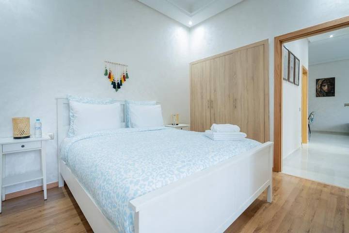 Apartamento de vacaciones para 4 personas, con terraza además de jardín y piscina - 1