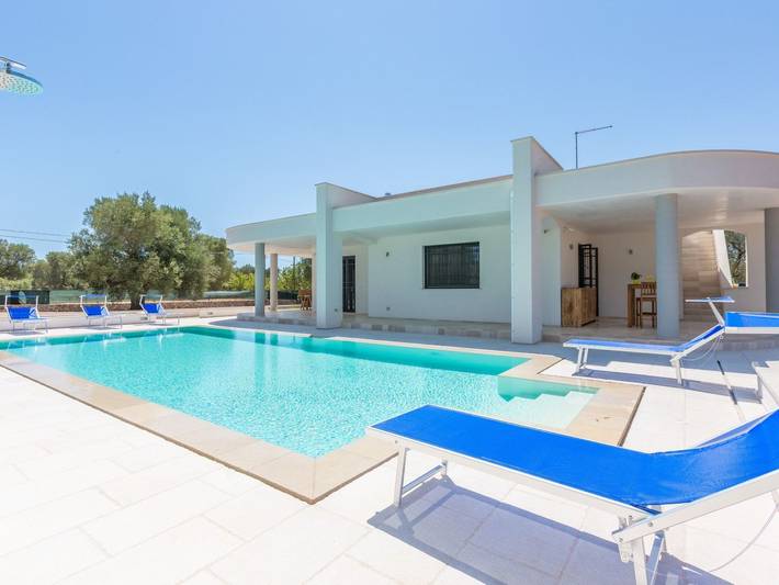 Ferienhaus für 6 Personen, mit Terrasse und Garten sowie Pool in Italien