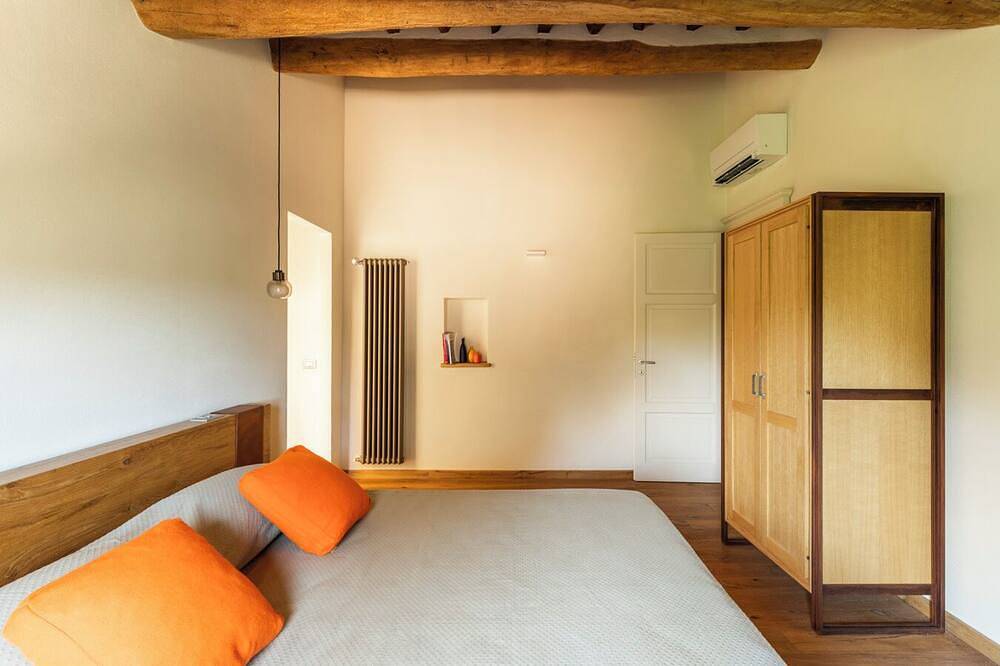 Cozy three-bedroom apartment within Domus Eleiva in Suvereto, Etruskische Küste