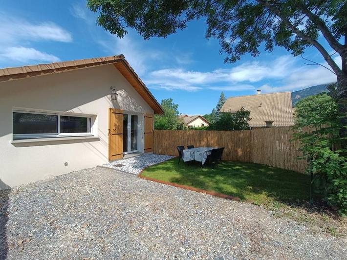 Appartement de vacances pour 4 personnes, avec jardin et vue, animaux acceptés