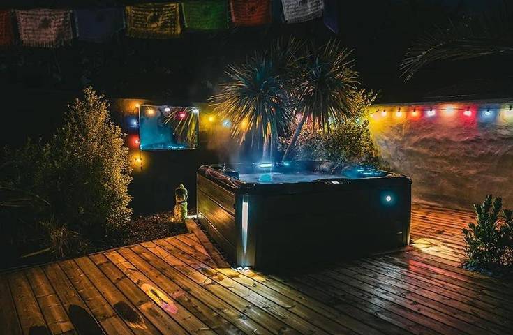 Location de vacances pour 4 personnes, avec balcon ainsi que jacuzzi et jardin à Saint-Aunès