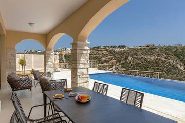 Villa for 6 People in Aphrodite Hills, South Cyprus, Photo 2