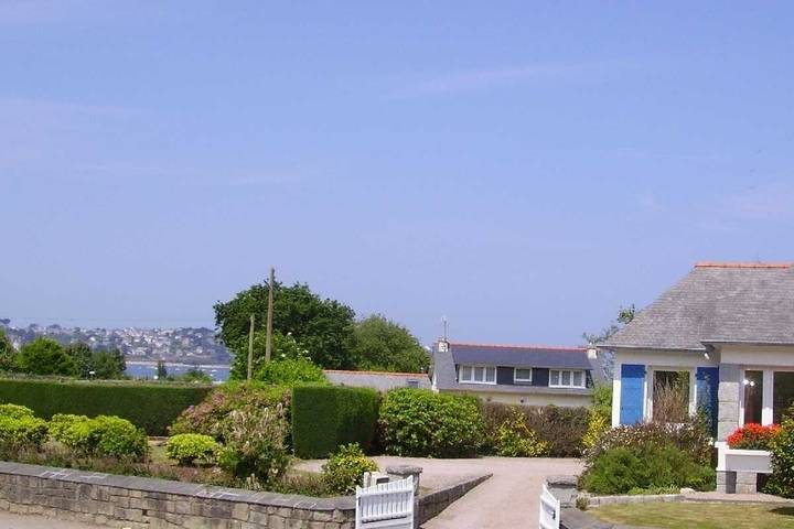 Gîte pour 4 personnes, avec jardin à Louannec - 2