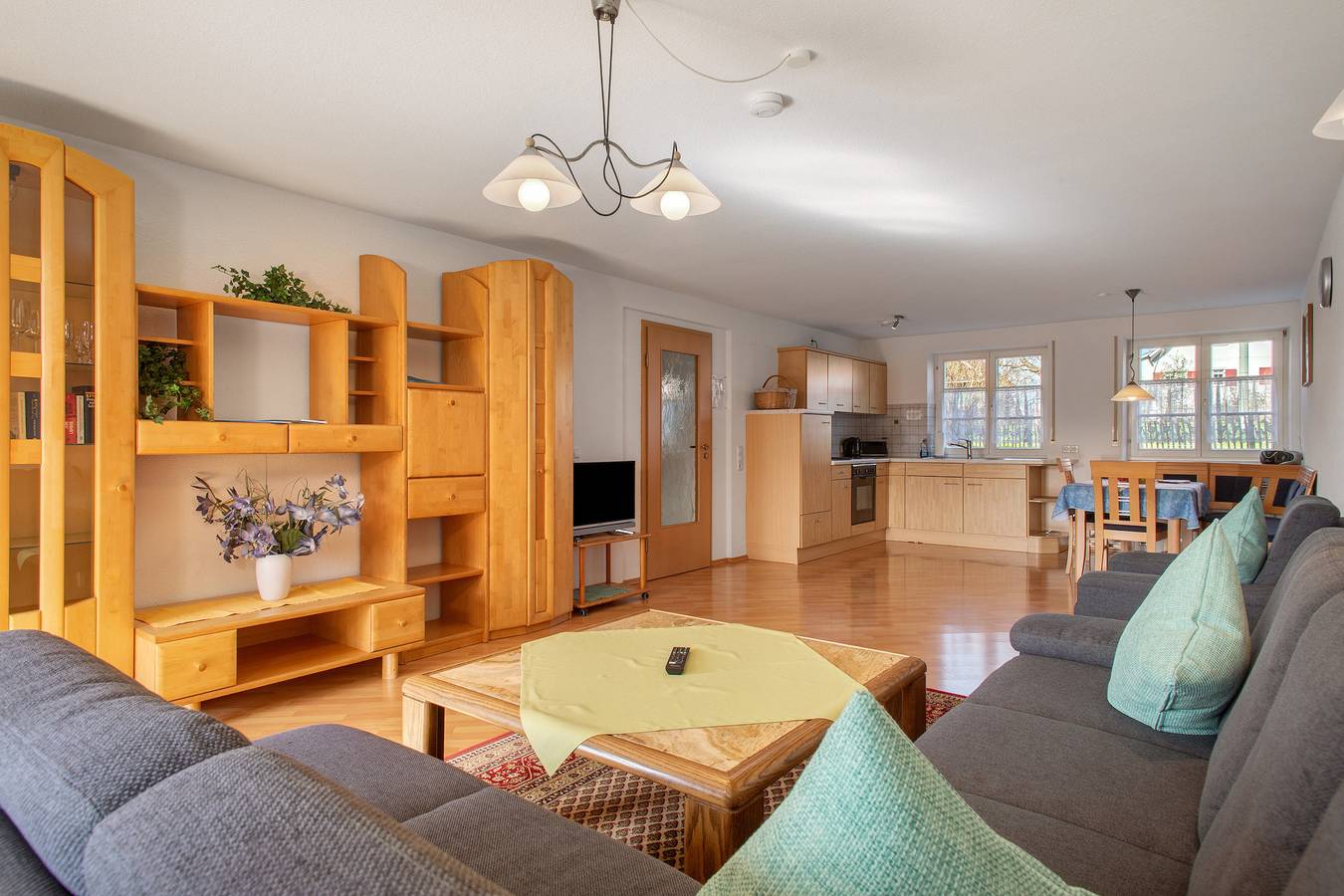 Ganze Wohnung, Ferienwohnung '1, 80 Qm' mit Gemeinschaftsgarten, Balkon und Wi-Fi in Kressbronn am Bodensee, Region Bodensee-Oberschwaben