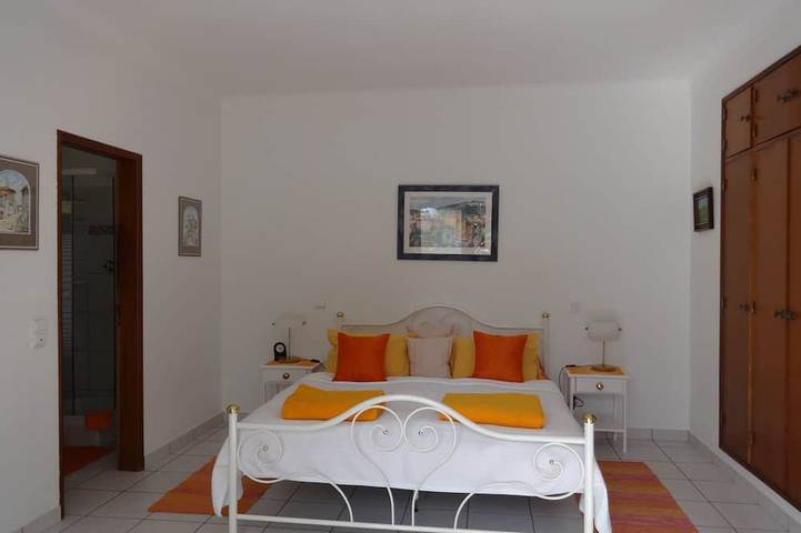 Ganze Wohnung, Cozy studio in the garden with terrace in Porches, Faro Distrikt