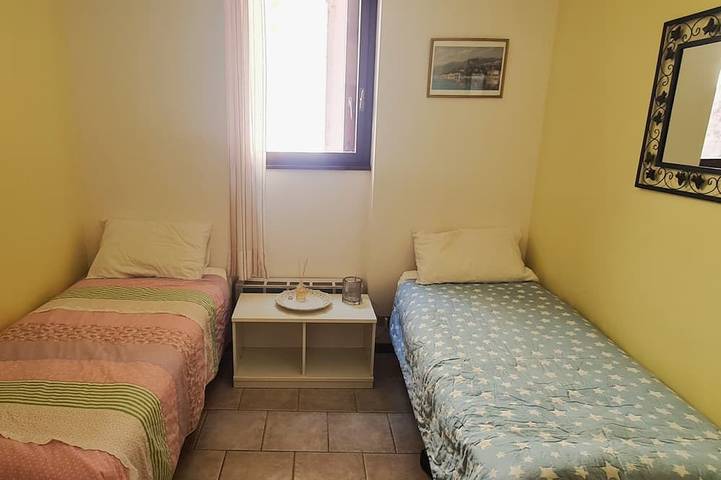 Ganze Wohnung, Italienische See-Wohnung mit großem Swimmingpool, Tennisplatz, Seeblick in Gemeinde Menaggio, Comer See