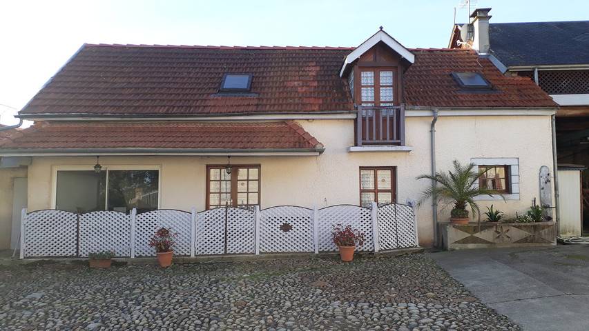 Gîte pour 6 personnes, avec terrasse à Mascaras