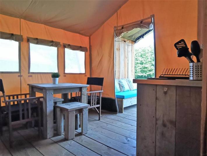 Gîte pour 4 personnes, avec Jacuzzi et Terrasse ainsi que Jardin et Vue à Quarré-les-Tombes