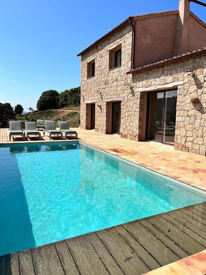 Villa für 2 Personen, mit Terrasse und Garten sowie Pool und Ausblick in Piana