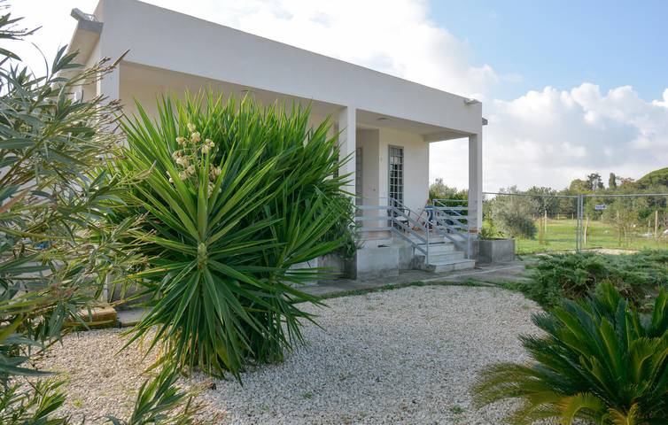 Casa vacanza per 5 persone, con Terrazza e Giardino a Comiso