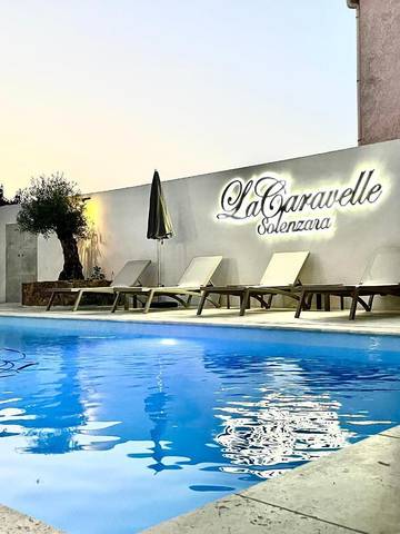 Hôtel pour 2 personnes, avec terrasse ainsi que jardin et piscine à Sari-Solenzara