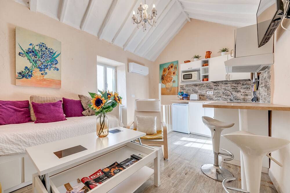 Vacation Home \"Camelia\" with Wi-Fi in Ojén, Sierra de las Nieves