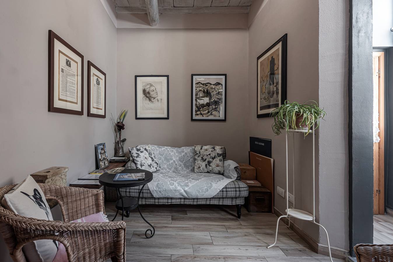 Geheel appartement, Appartement 'La Casa Dei Libri' met Privéterras, Wi-Fi en Airconditioning in Florence city center, Florence