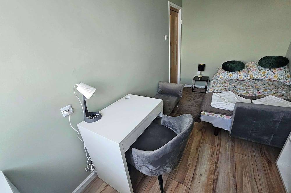 Entire apartment, Cozy Apartment with a Balcony | Praga | Pge in Warsaw, Masovia