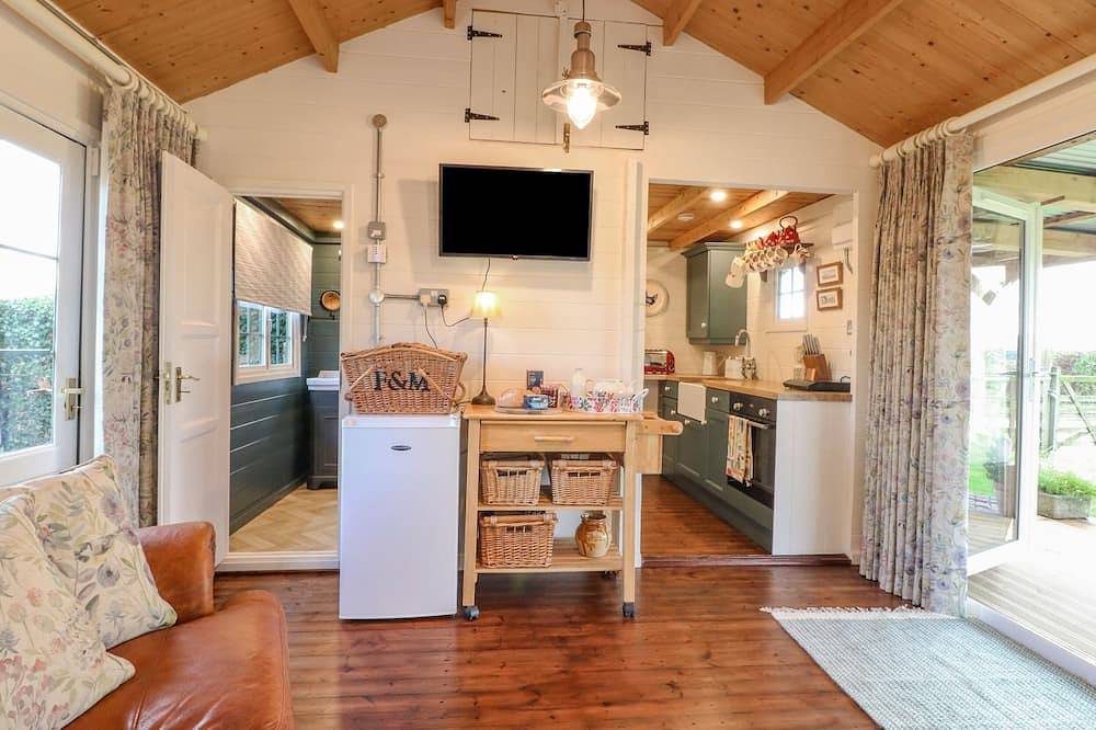 The Jenny Wrennery, romantic, character holiday cottage in Rugeley in Staffordshire
