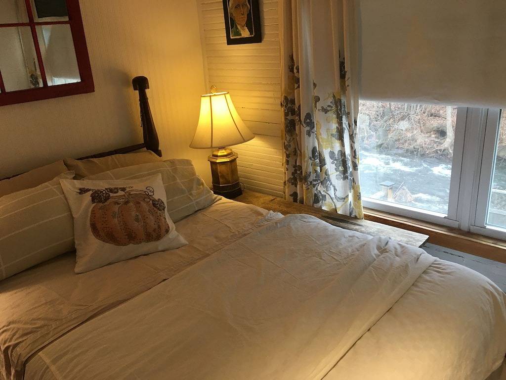 Charmantes Flussufergelände in Litchfield County